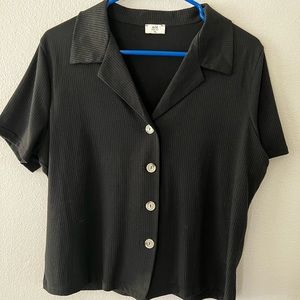 Ribbed button down cropped blouse 🖤 size 1X